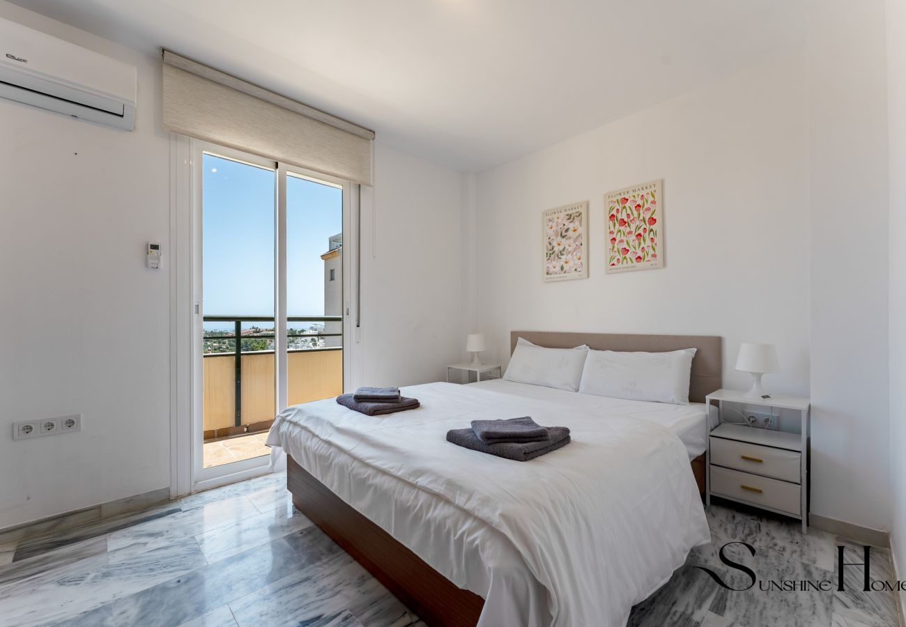 Apartamento en Benalmádena - Terraza del Paraíso, Dúplex de 3 Dormitorios, Barbacoa, Vistas, Piscina, Estacionamiento REF003