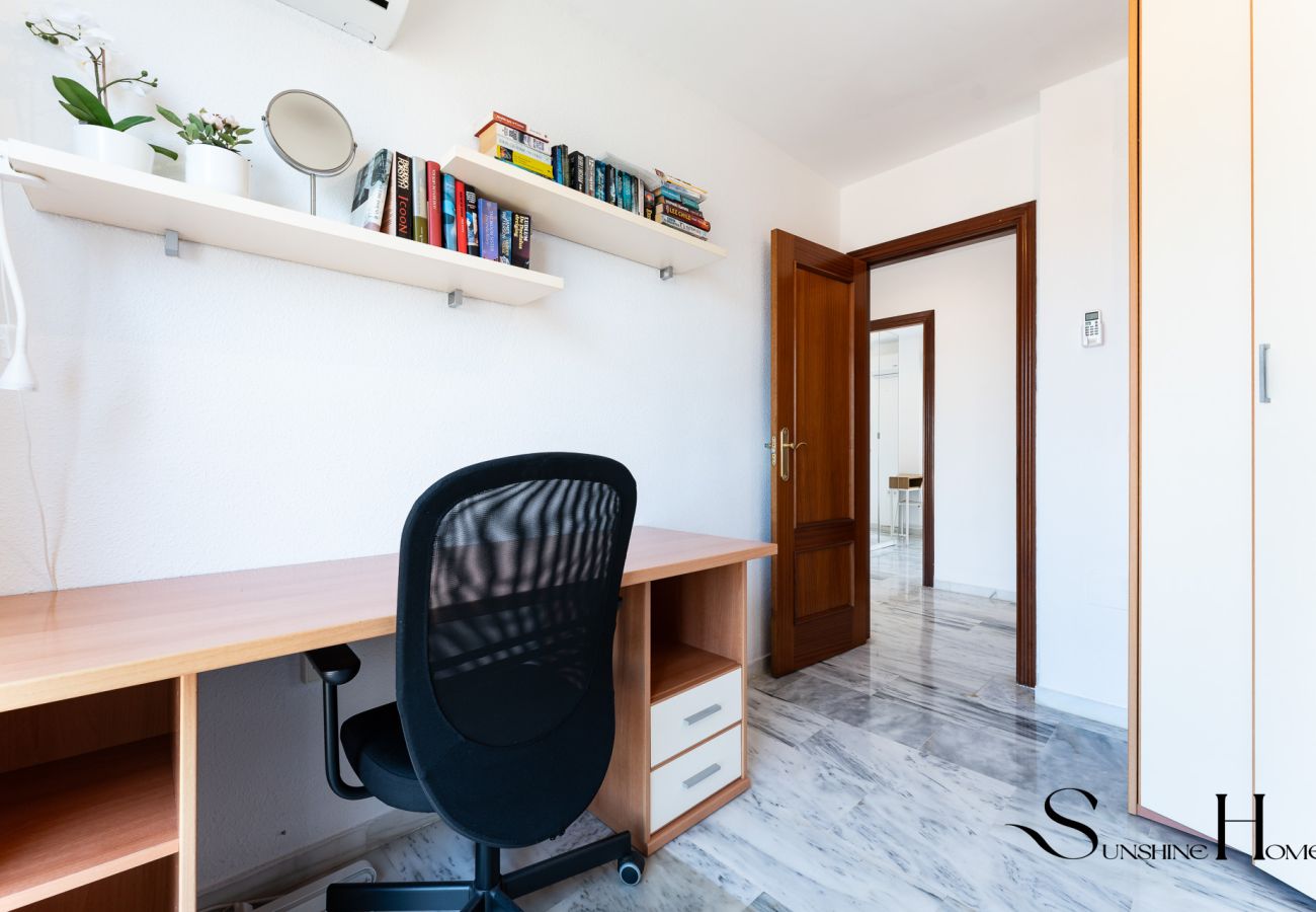 Apartamento en Benalmádena - Terraza del Paraíso, Dúplex de 3 Dormitorios, Barbacoa, Vistas, Piscina, Estacionamiento REF003