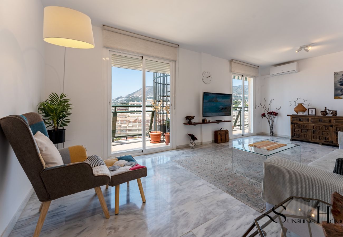 Apartamento en Benalmádena - Terraza del Paraíso, Dúplex de 3 Dormitorios, Barbacoa, Vistas, Piscina, Estacionamiento REF003