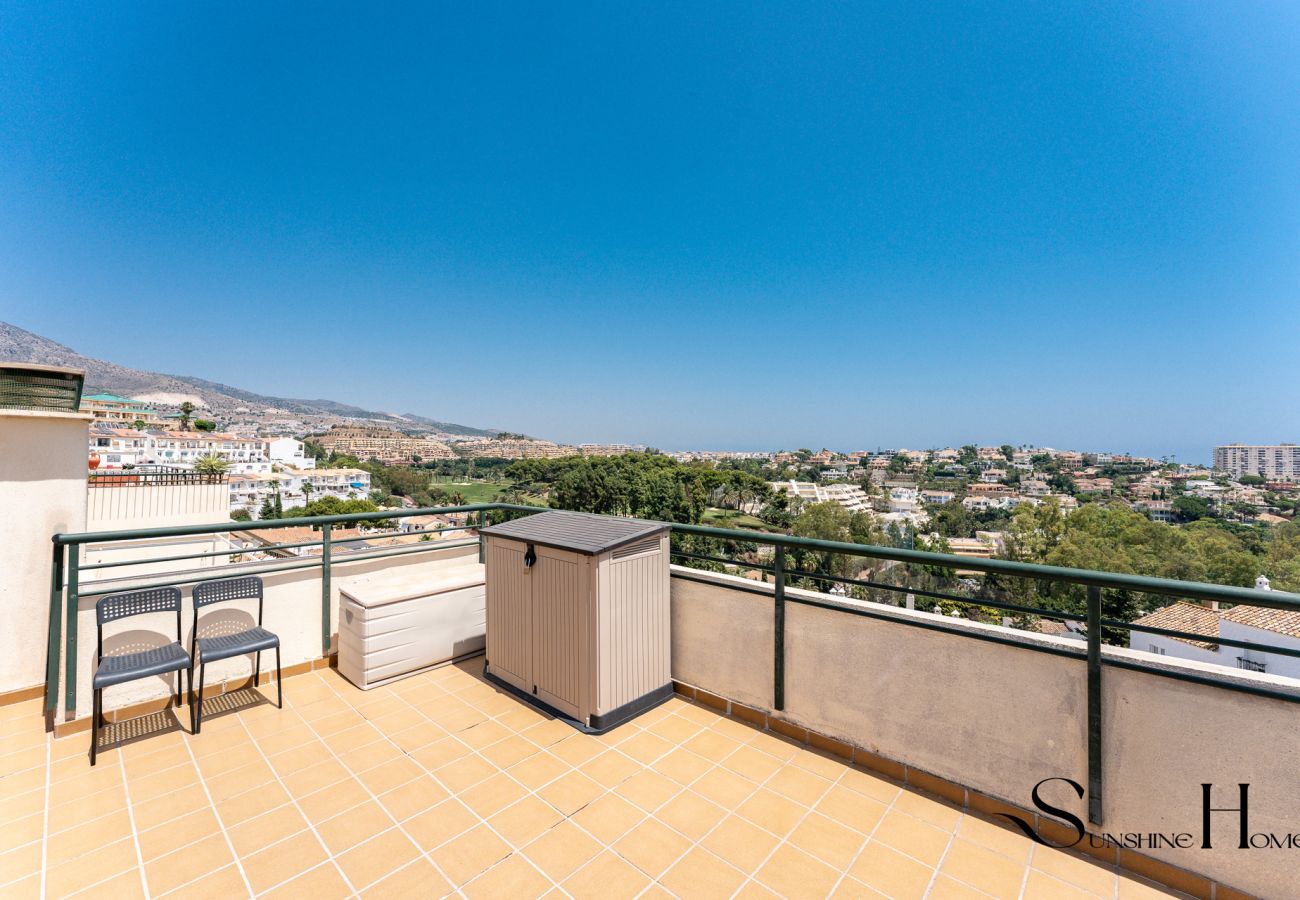 Apartamento en Benalmádena - Terraza del Paraíso, Dúplex de 3 Dormitorios, Barbacoa, Vistas, Piscina, Estacionamiento REF003
