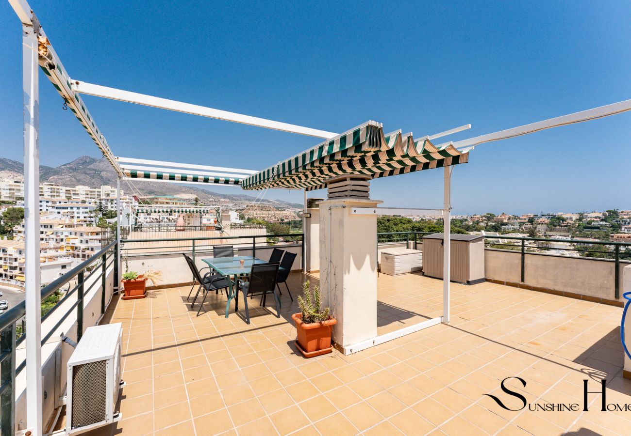 Apartamento en Benalmádena - Terraza del Paraíso, Dúplex de 3 Dormitorios, Barbacoa, Vistas, Piscina, Estacionamiento REF003