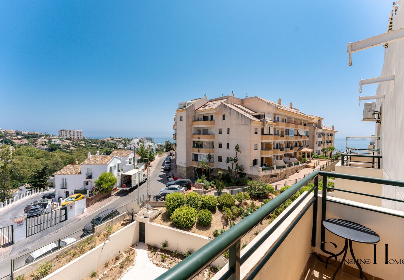 Apartamento en Benalmádena - Terraza del Paraíso, Dúplex de 3 Dormitorios, Barbacoa, Vistas, Piscina, Estacionamiento REF003
