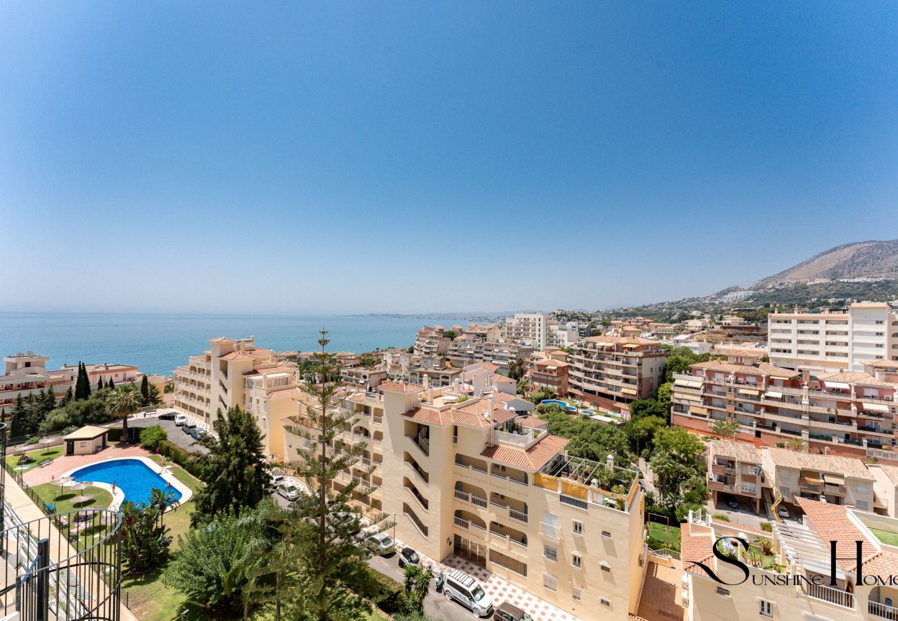 Apartamento en Benalmádena - Terraza del Paraíso, Dúplex de 3 Dormitorios, Barbacoa, Vistas, Piscina, Estacionamiento REF003