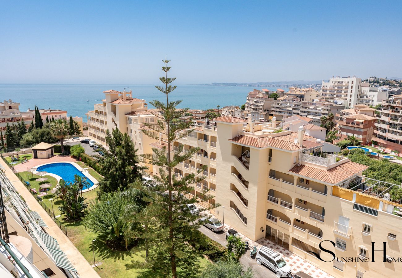 Apartamento en Benalmádena - Terraza del Paraíso, Dúplex de 3 Dormitorios, Barbacoa, Vistas, Piscina, Estacionamiento REF003