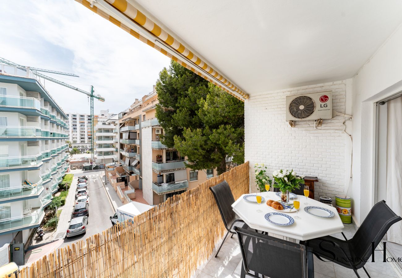 Apartamento en Benalmádena - Great Location, Sea View, 2 Bedroom, Steps from the Beach