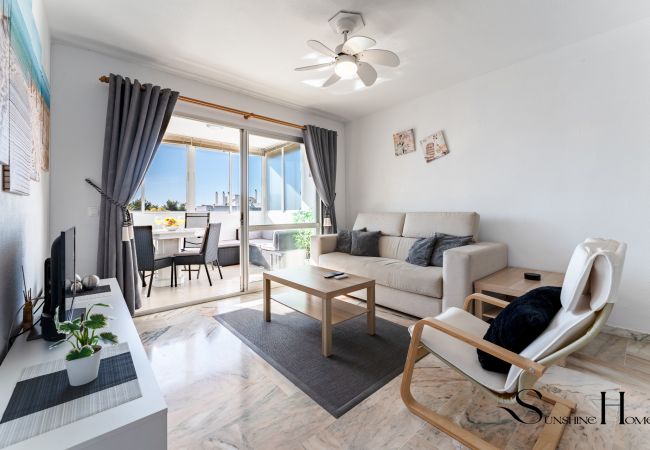 Apartamento en Benalmádena - Seaview Retreat Apartment with Pool