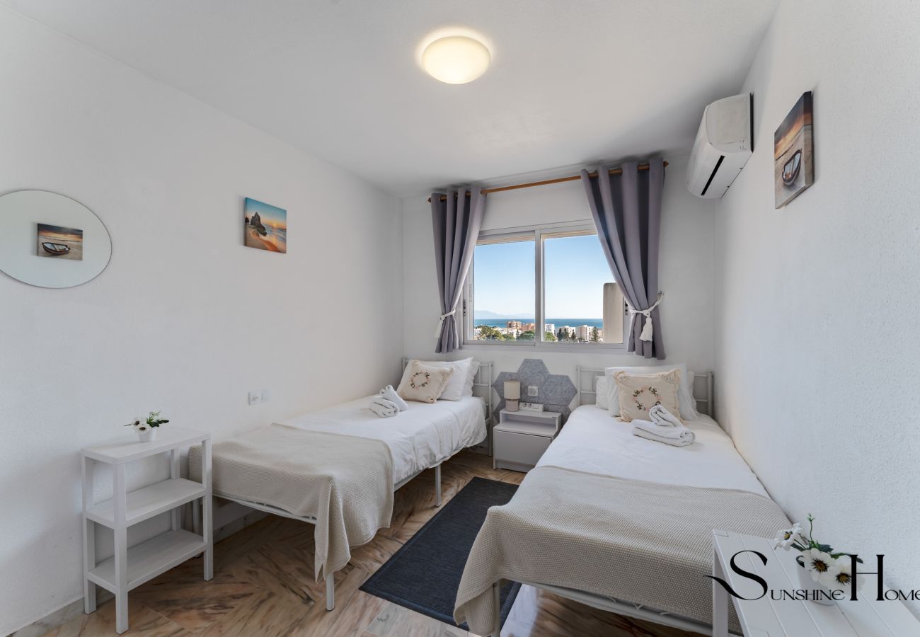 Apartamento en Benalmádena - Seaview Retreat Apartment with Pool