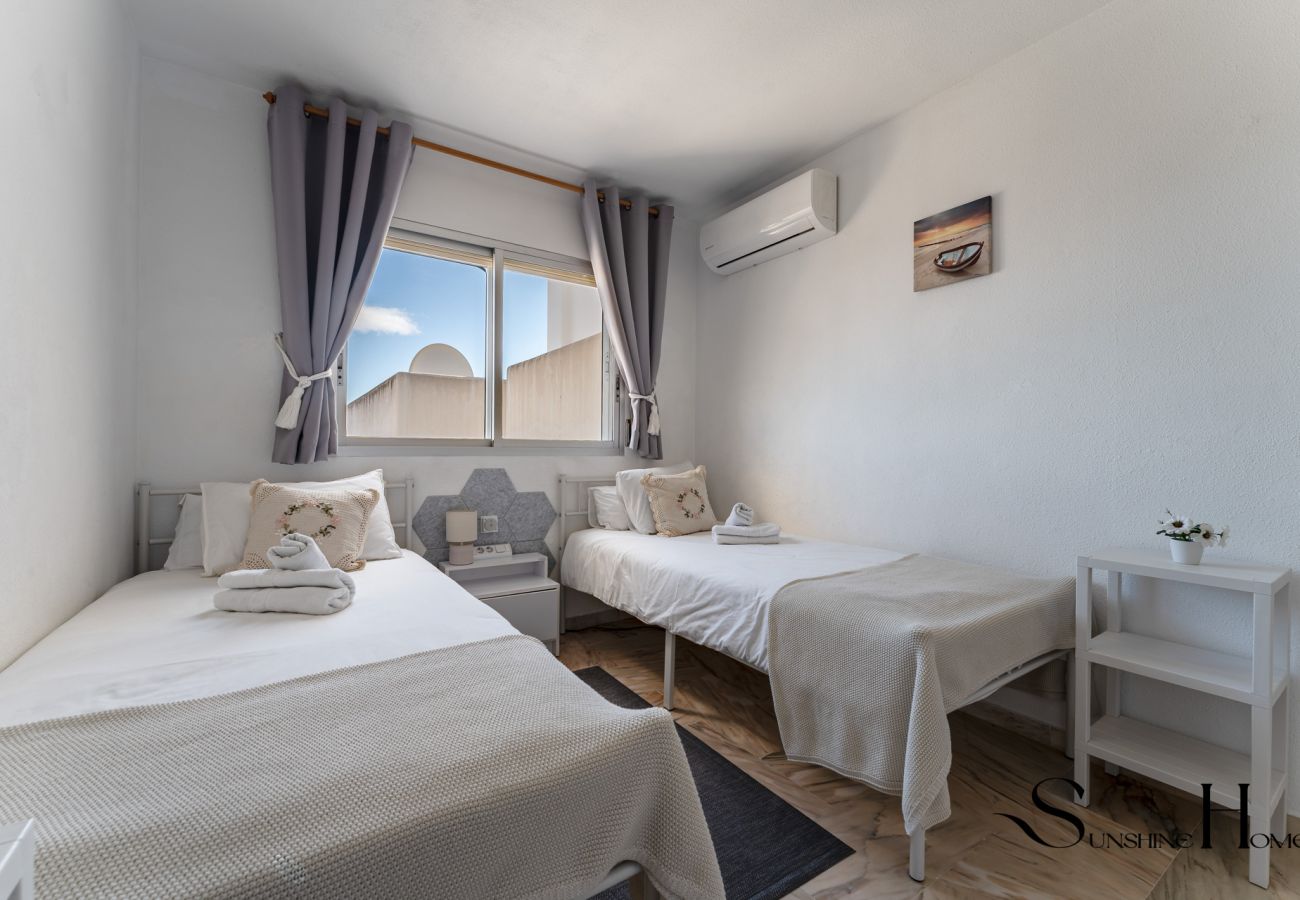 Apartamento en Benalmádena - Seaview Retreat Apartment with Pool