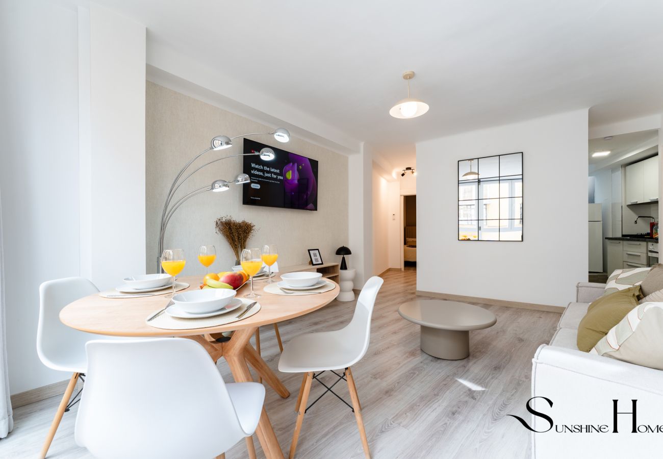 Apartamento en Málaga - Apartamento moderno de 2 dormitorios en el Centro Histórico de Málaga – Todo a pie REF068