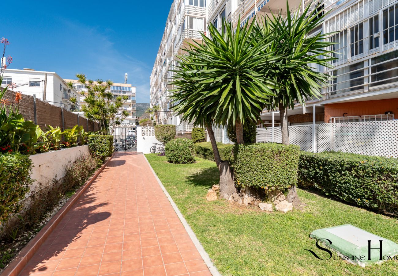 Apartamento en Benalmádena - Levante, Stylish apartment for 4 persons, midstay