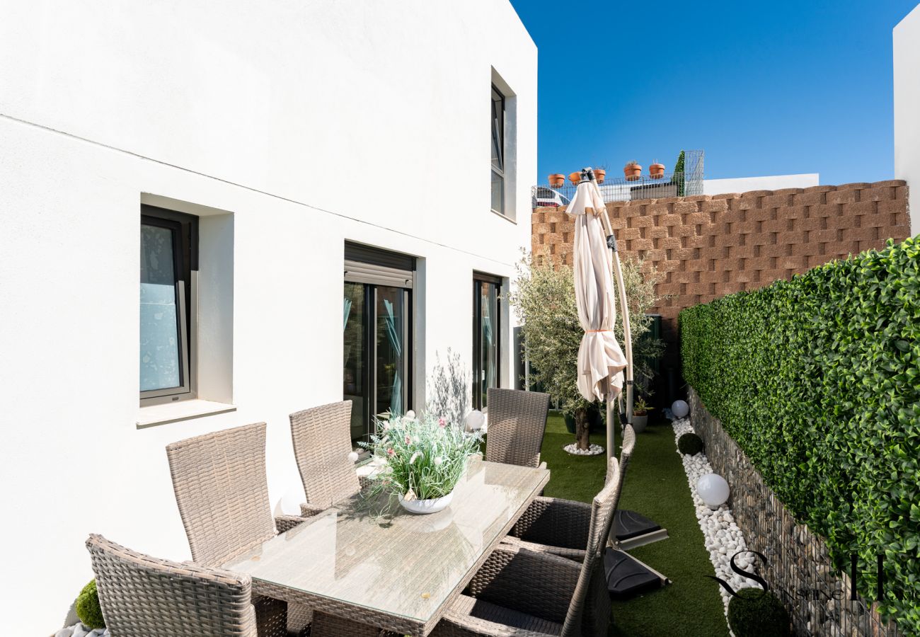 Casa adosada en Mijas - Luxury 2Bed Villa in Mijas – Sea View, Pool REF901