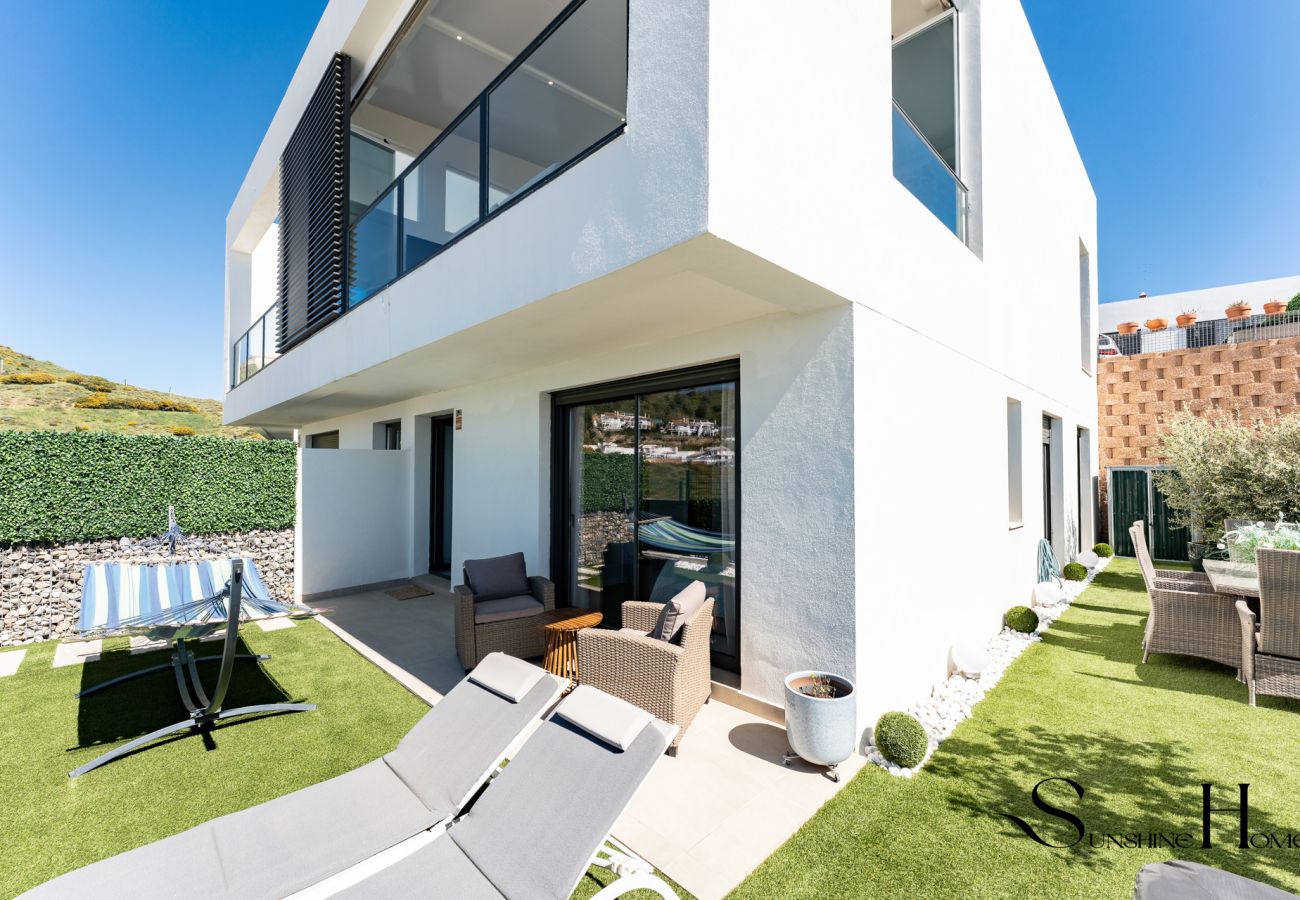 Casa adosada en Mijas - Luxury 2Bed Villa in Mijas – Sea View, Pool REF901