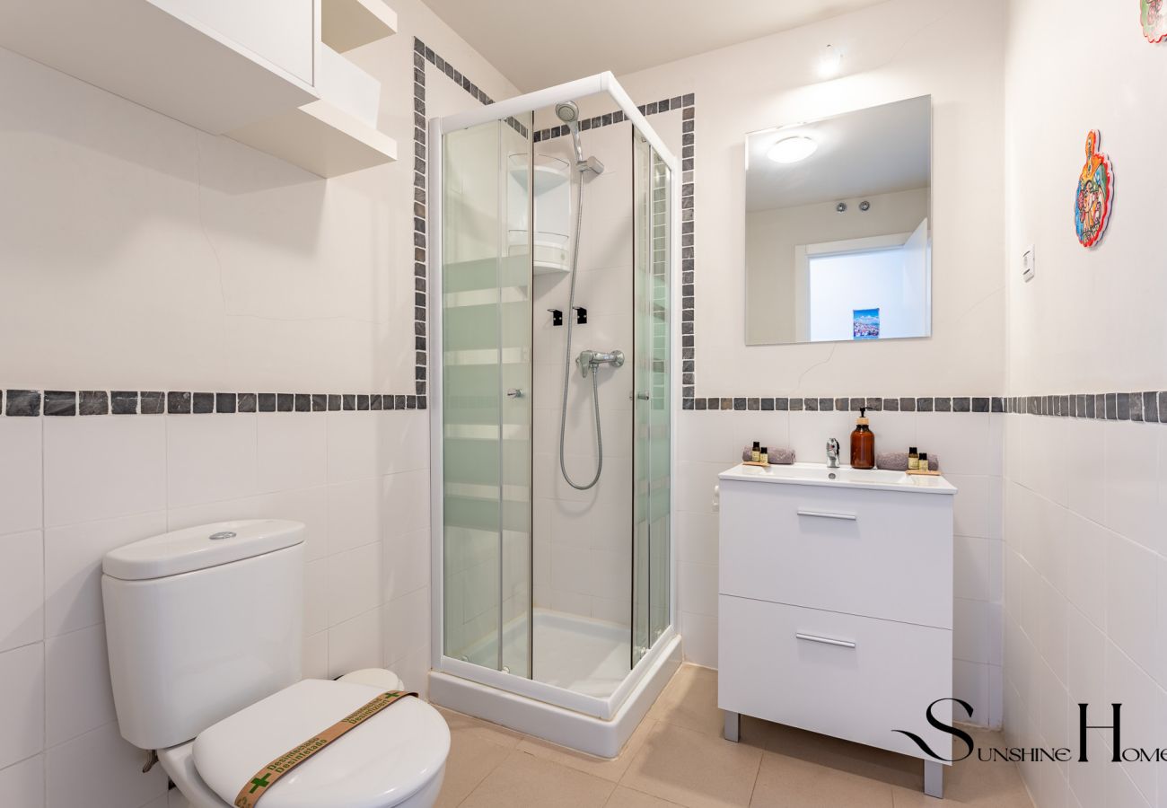 Apartamento en La Cala de Mijas - Riviera Paraíso | Terraza, Piscinas y Vistas REF902