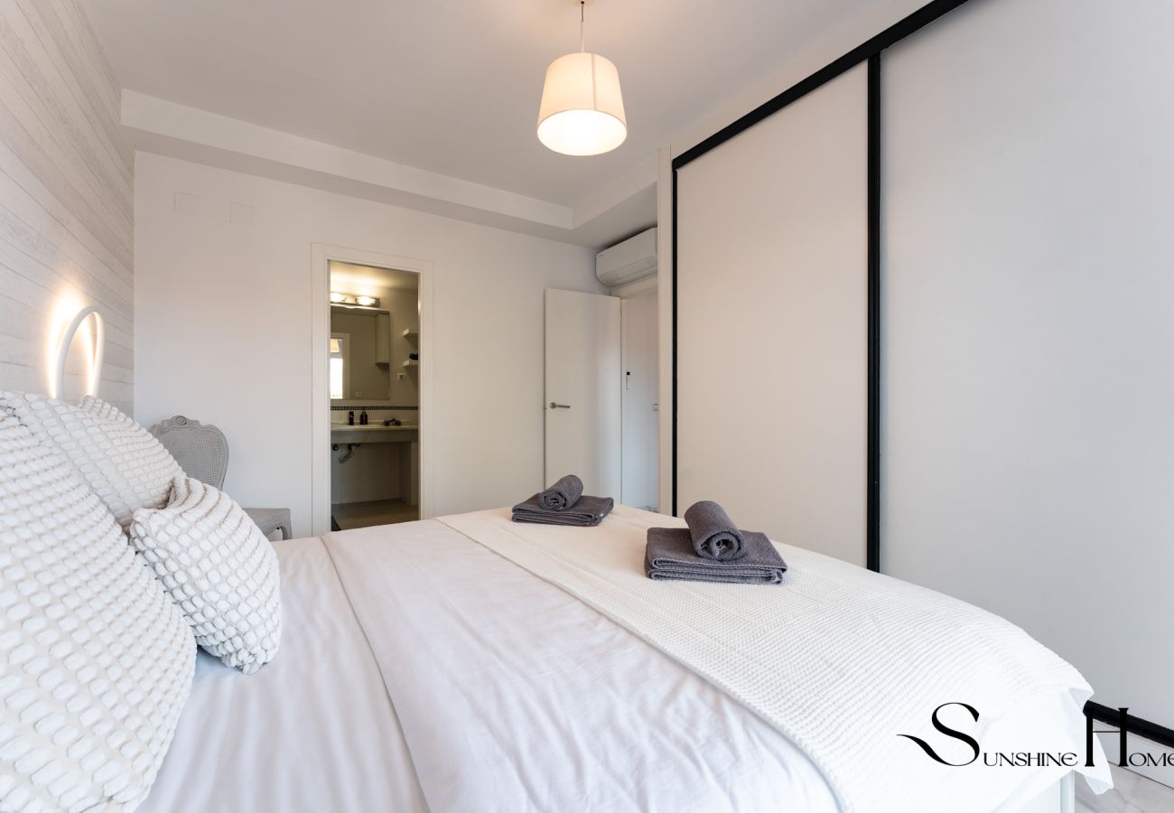 Apartamento en La Cala de Mijas - Riviera Paraíso | Terraza, Piscinas y Vistas REF902