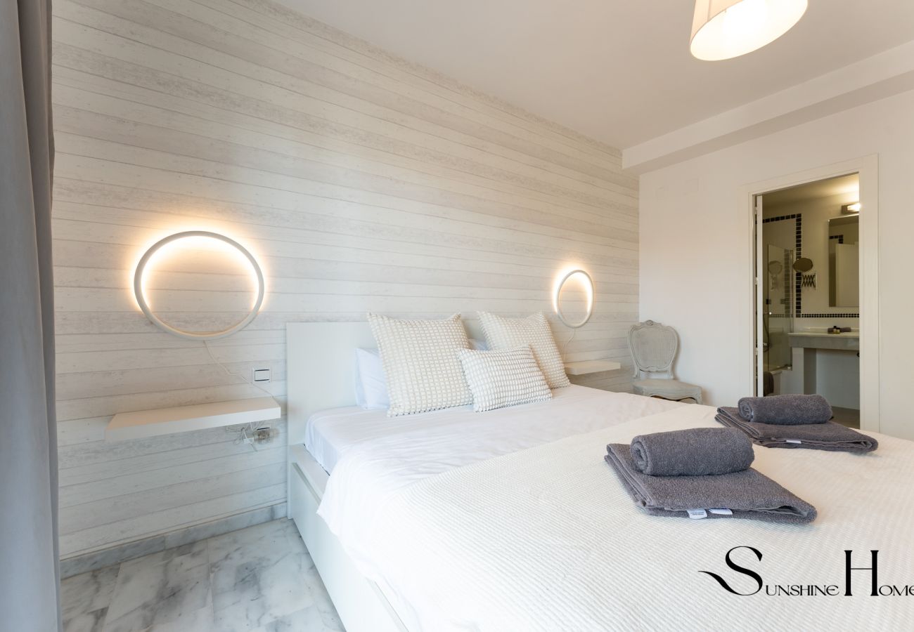 Apartamento en La Cala de Mijas - Riviera Paraíso | Terraza, Piscinas y Vistas REF902