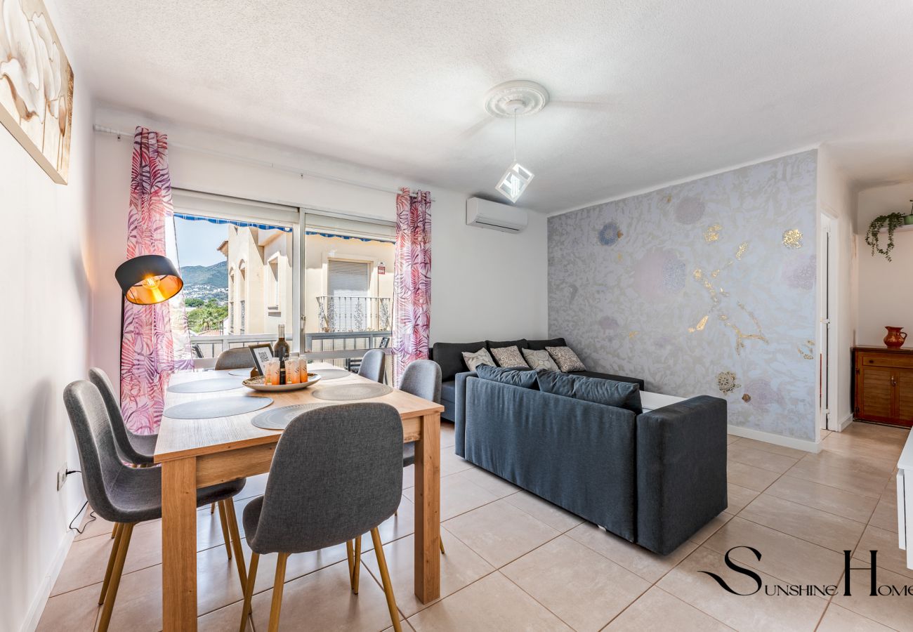 Apartamento en Benalmádena - Luminoso Céntrico 2Hab con Balcón y Vistas al Mar