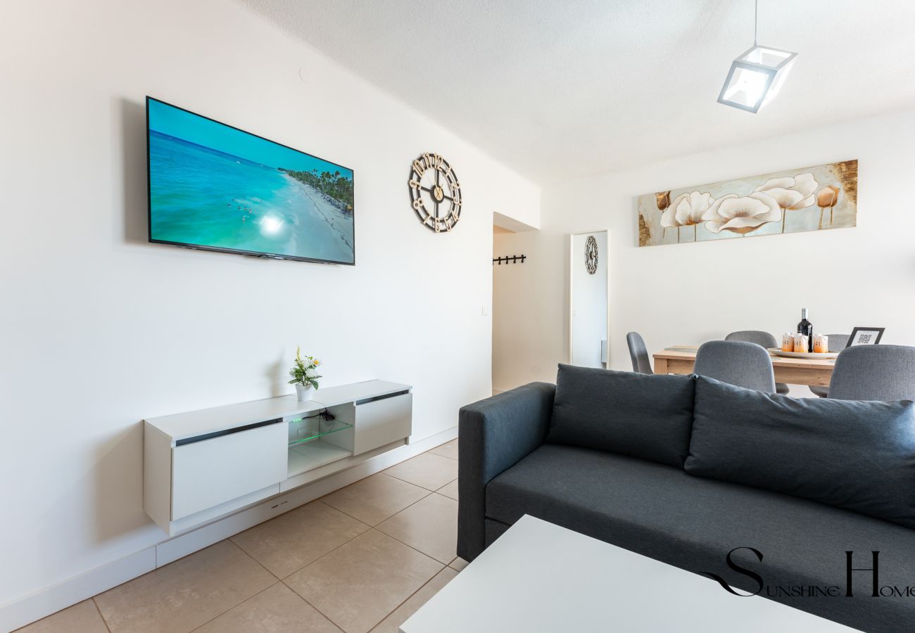 Apartamento en Benalmádena - Luminoso Céntrico 2Hab con Balcón y Vistas al Mar