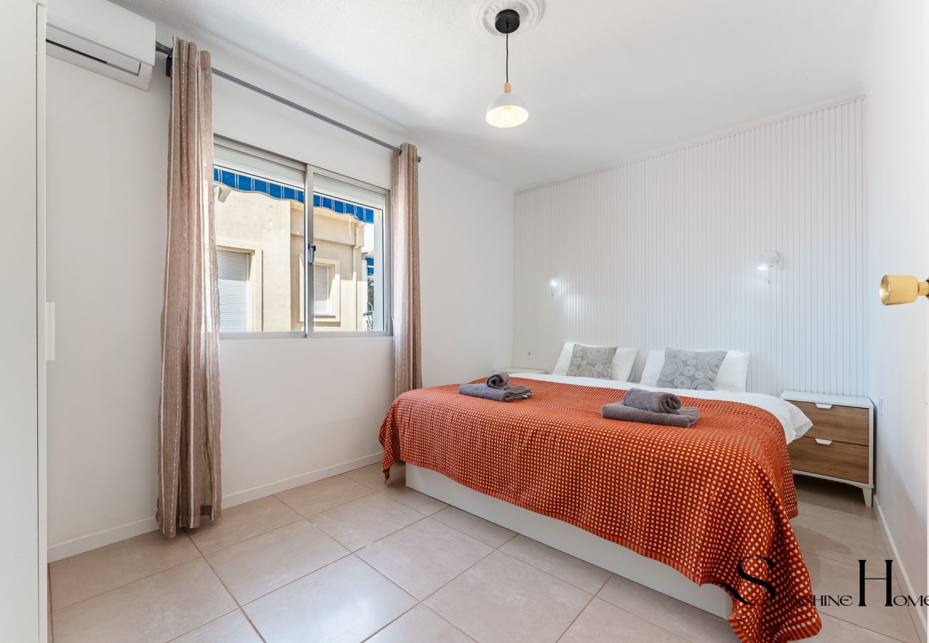 Apartamento en Benalmádena - Luminoso Céntrico 2Hab con Balcón y Vistas al Mar