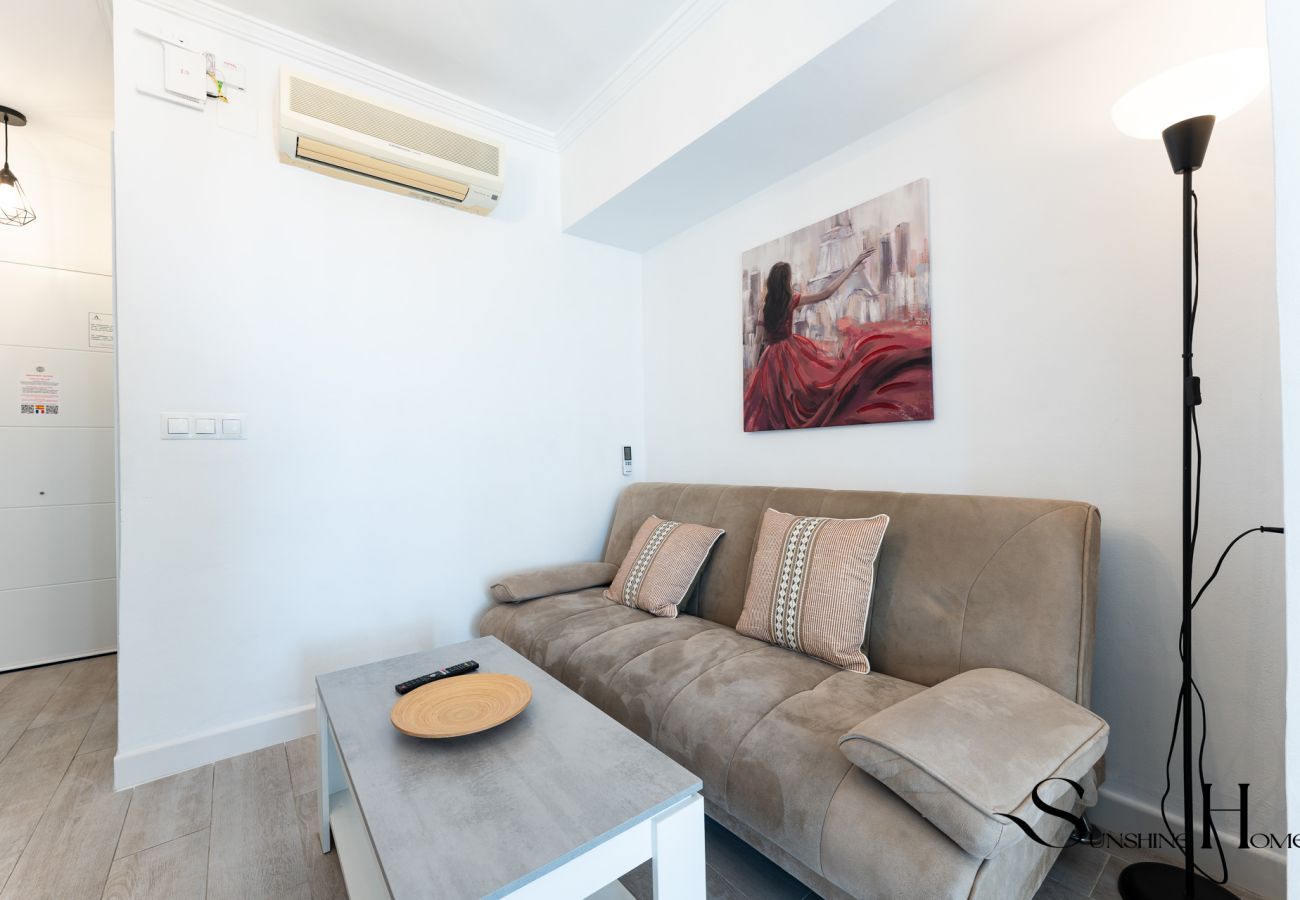 Apartamento en Benalmádena - Beachfront Studio with Sea Views & Pools
