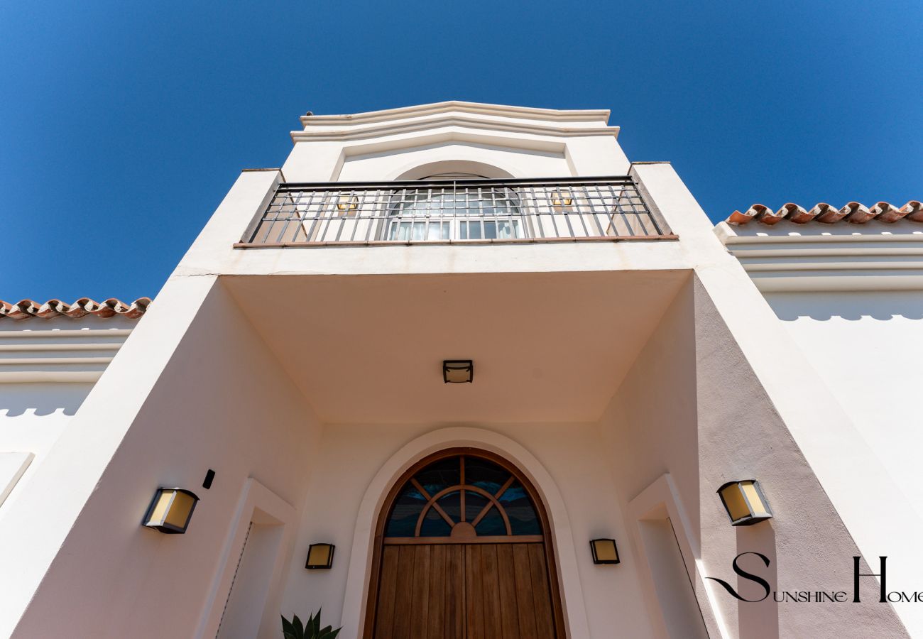 Villa en Benalmádena - Villa Lujo 5 Dorm. Benalmádena | Piscina & Jacuzzi REF073