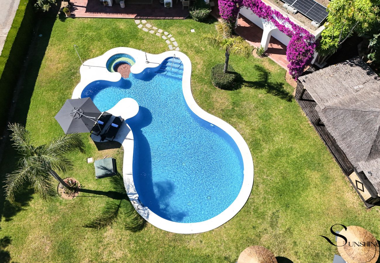 Villa en Benalmádena - Villa Lujo 5 Dorm. Benalmádena | Piscina & Jacuzzi REF073