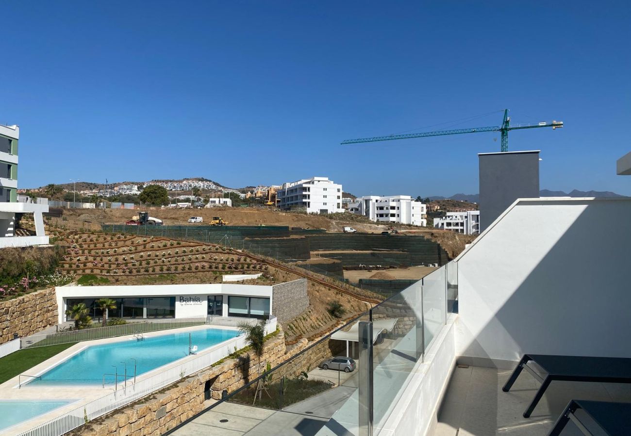 Apartamento en Mijas Costa - Ático Golf con Acceso a Piscina y Gimnasio REF079