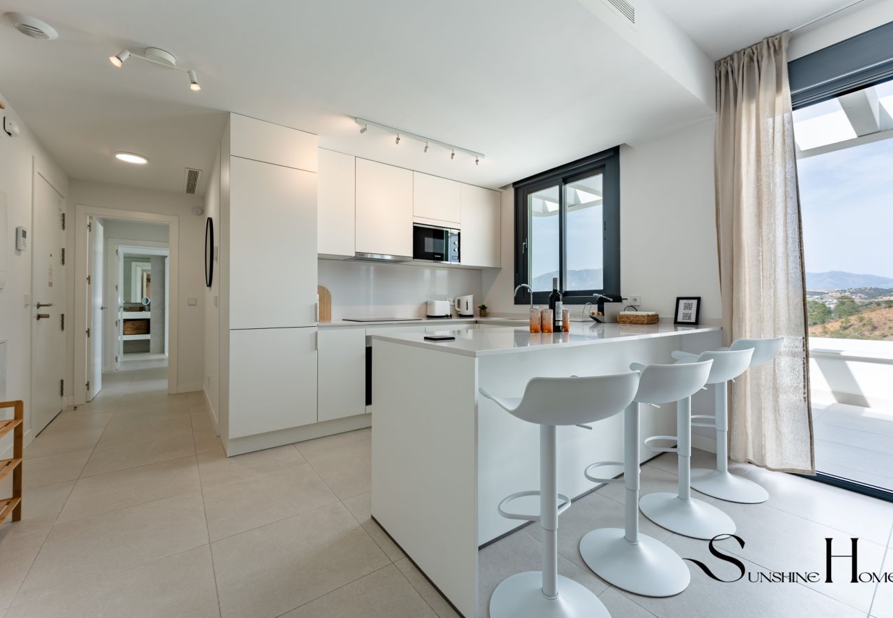 Apartamento en Mijas Costa - Ático Moderno de 2 Dormitorios con Vistas al Golf Cerca de La Cala de Mijas