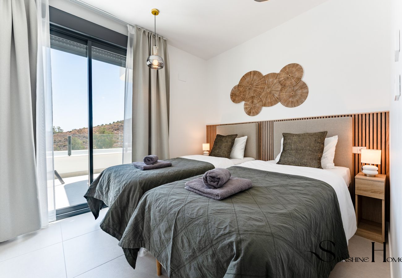 Apartamento en Mijas Costa - Ático Moderno de 2 Dormitorios con Vistas al Golf Cerca de La Cala de Mijas