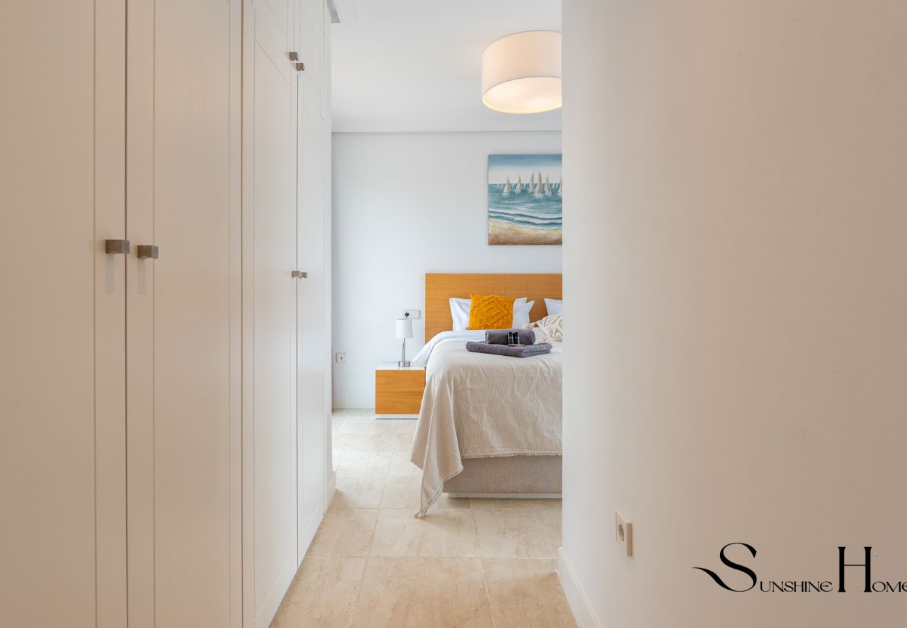 Apartamento en Estepona - Estepona Duplex with BBQ & Jacuzzi