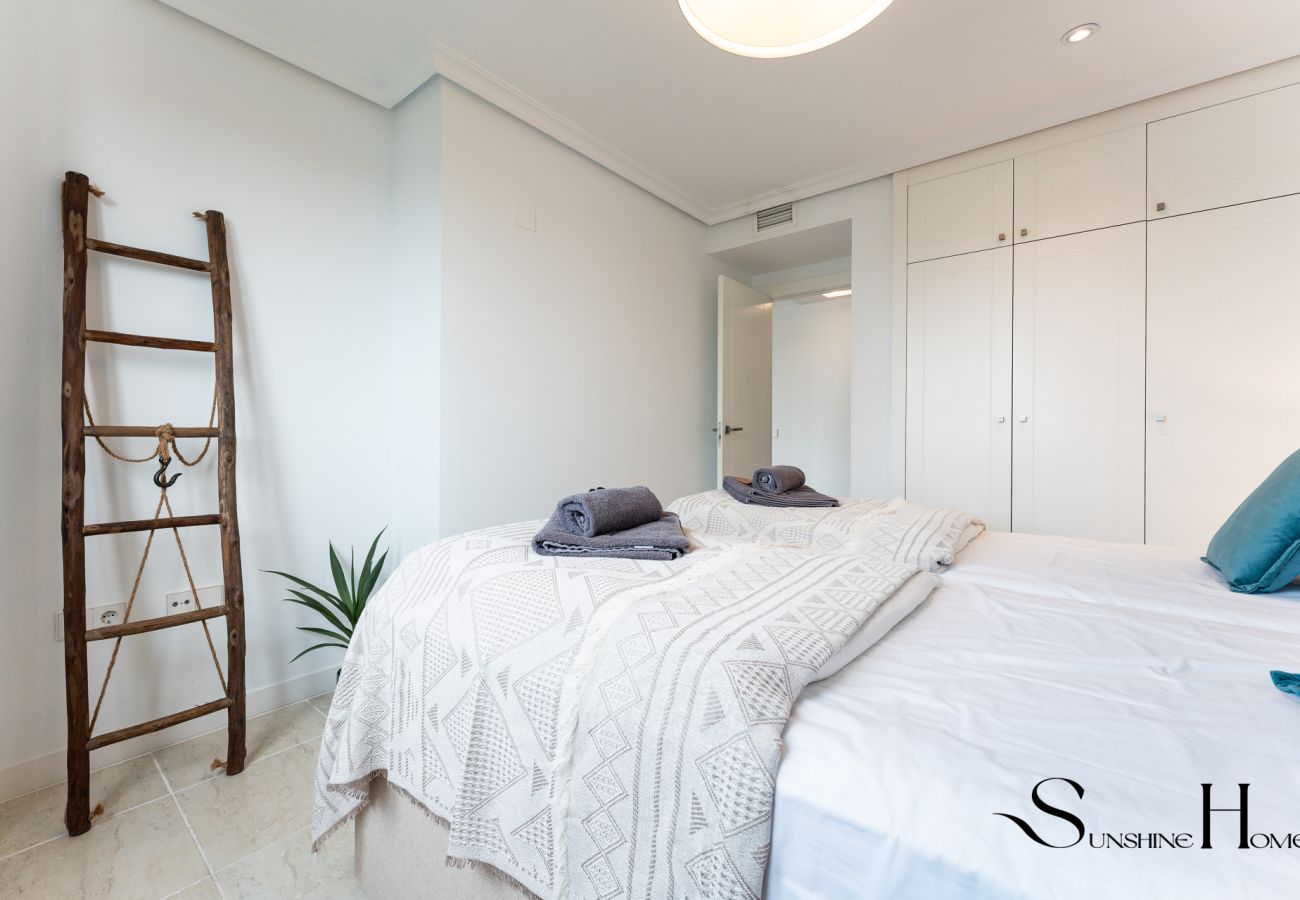Apartamento en Estepona - Estepona Duplex with BBQ & Jacuzzi