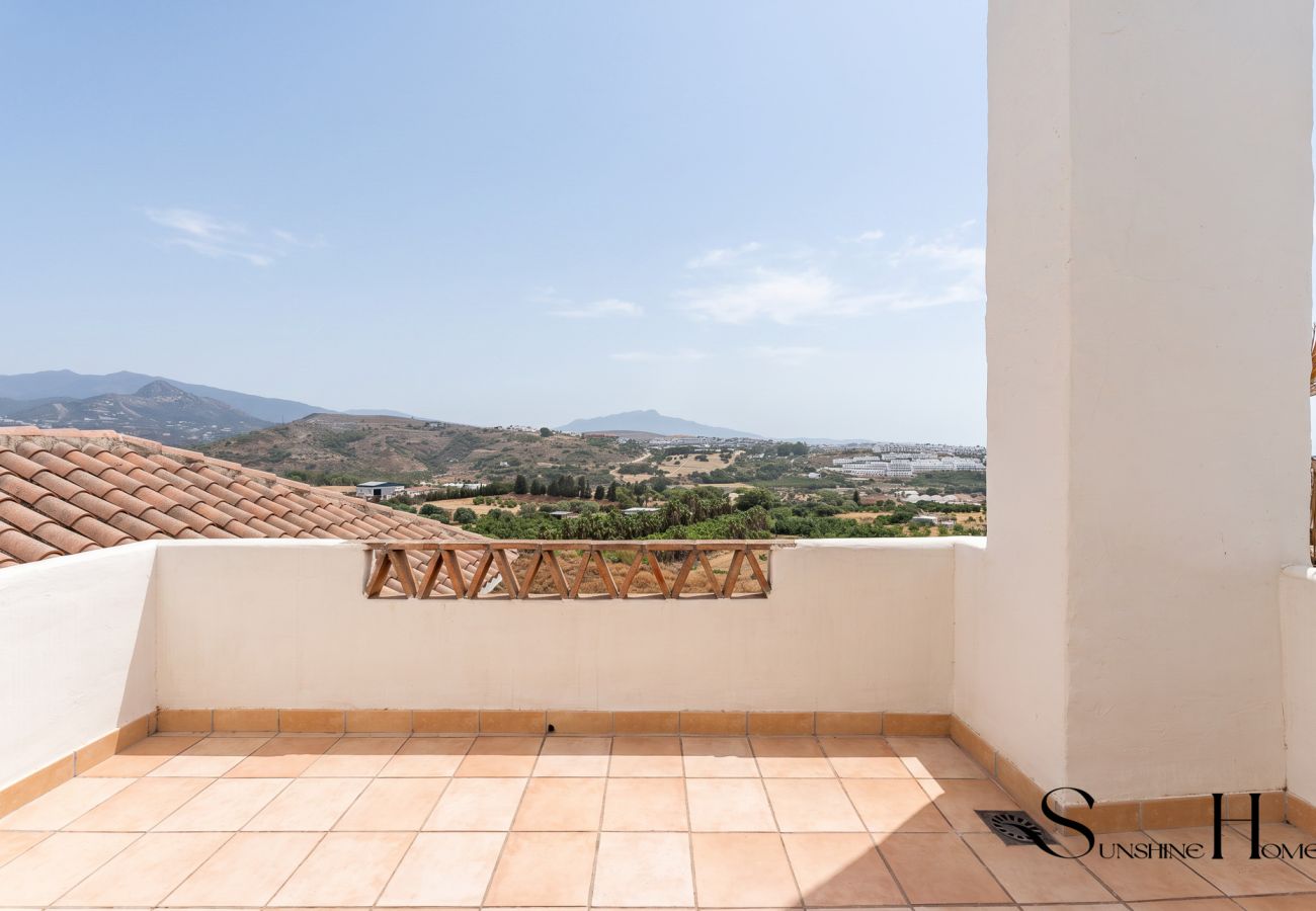Apartamento en Estepona - Estepona Duplex with BBQ & Jacuzzi