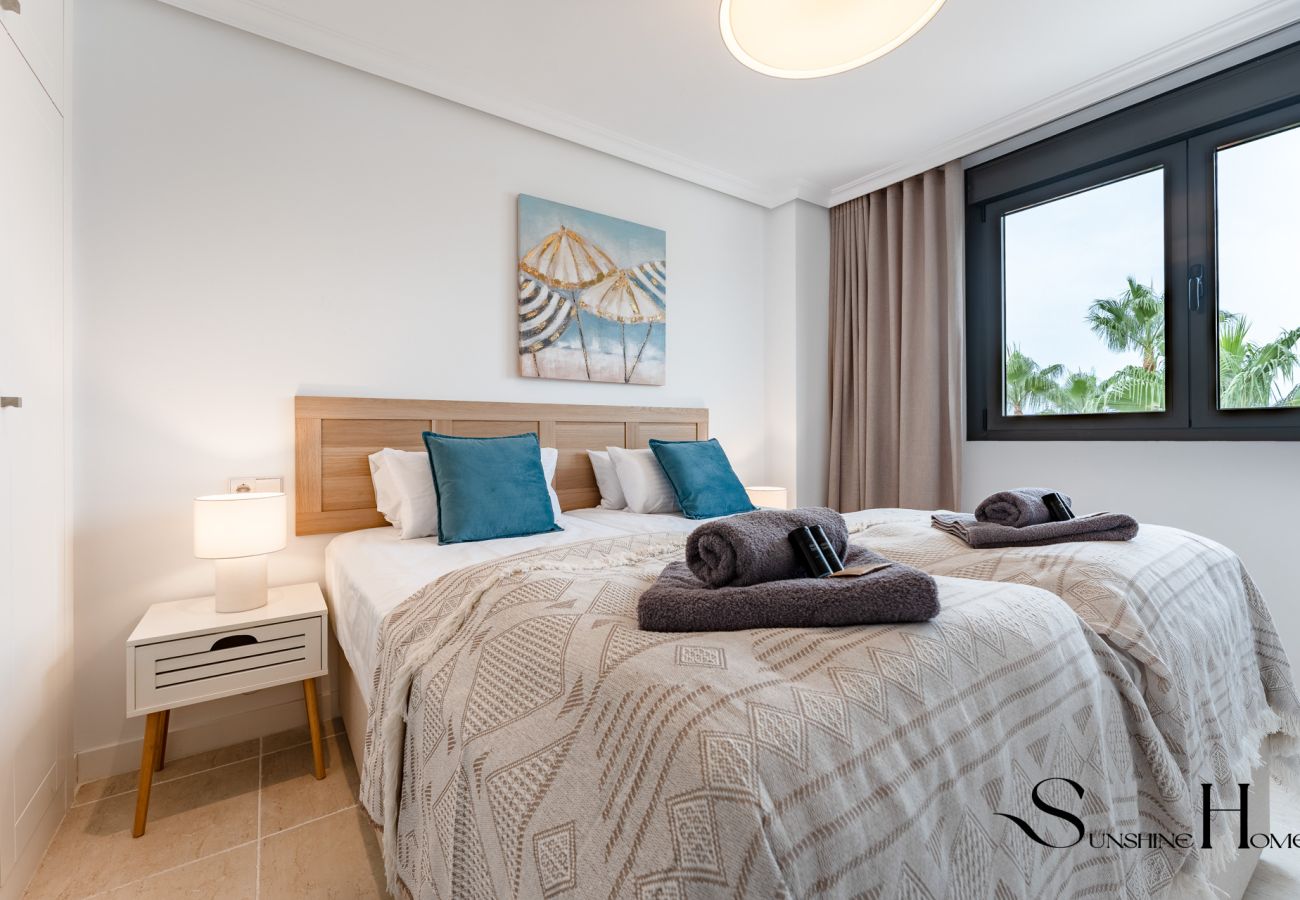 Apartamento en Estepona - Estepona Duplex with BBQ & Jacuzzi