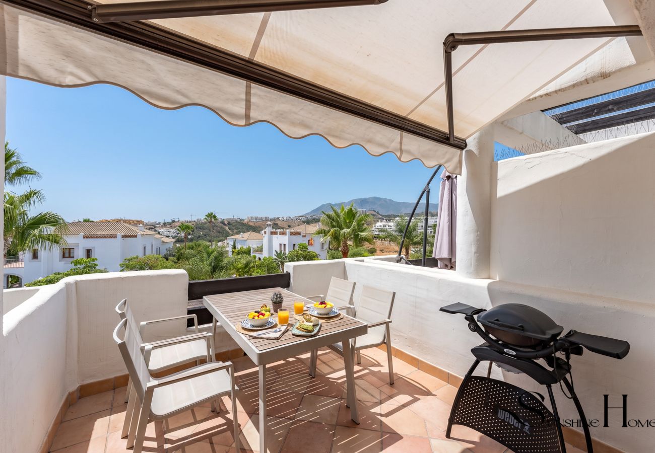 Apartamento en Estepona - Estepona Duplex with BBQ & Jacuzzi