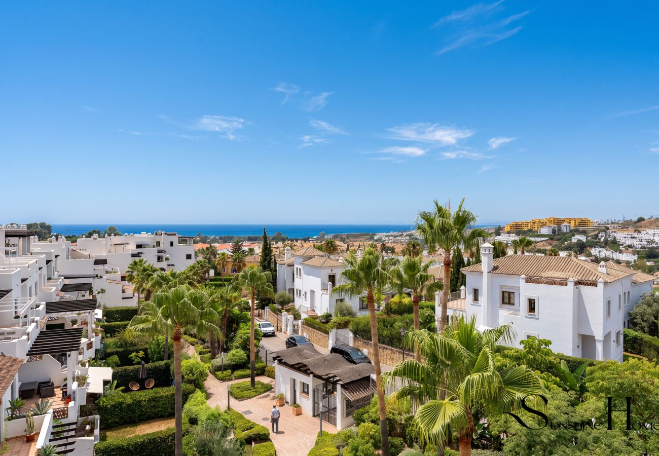 Apartamento en Estepona - Estepona Duplex with BBQ & Jacuzzi