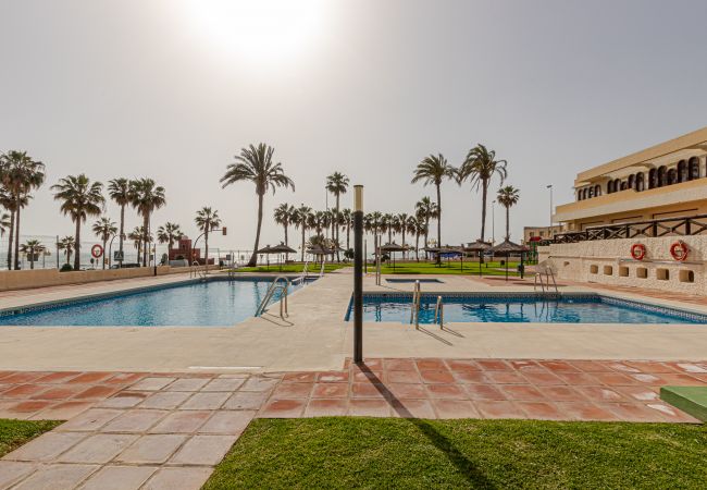 Studio à Benalmádena - Beachfront with Spectacular views and Swimming pool