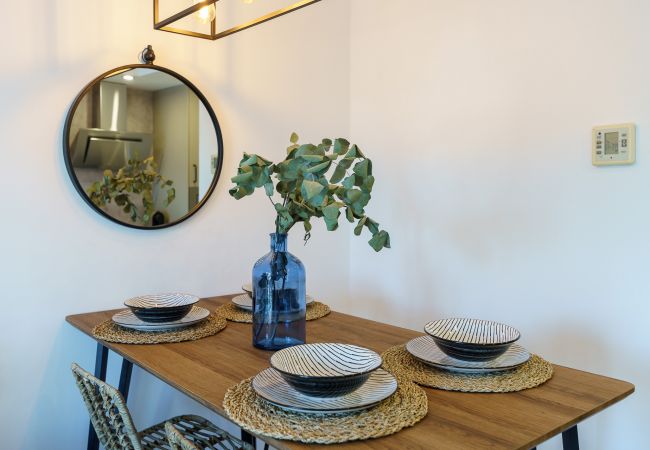 Appartement à Benalmádena - 2nd line from the beach , seaviews + parking &pool Appartement à Benalmádena - 2nd line from the beach , seaviews + parking &pool