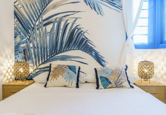 Appartement à Benalmádena - 2nd line from the beach , seaviews + parking &pool Appartement à Benalmádena - 2nd line from the beach , seaviews + parking &pool