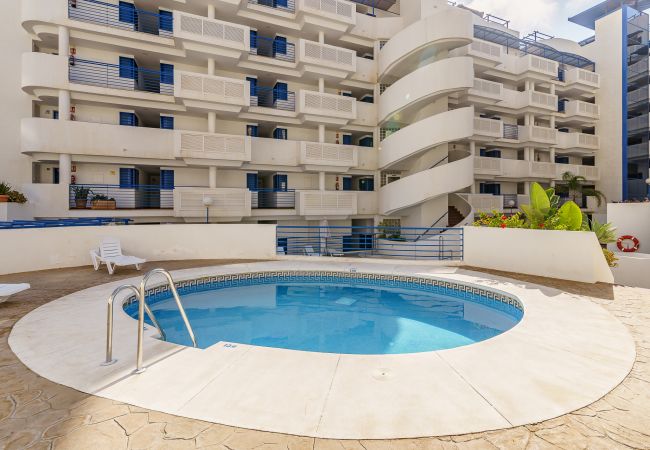 Appartement à Benalmádena - 2nd line from the beach , seaviews + parking &pool