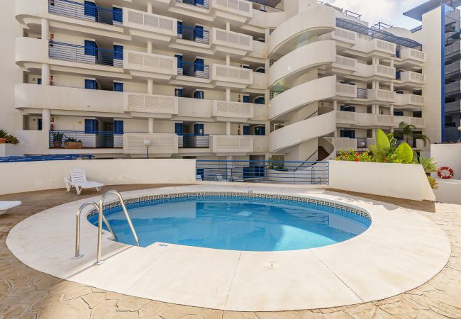 Appartement à Benalmádena - 2nd line from the beach , seaviews + parking &pool Appartement à Benalmádena - 2nd line from the beach , seaviews + parking &pool