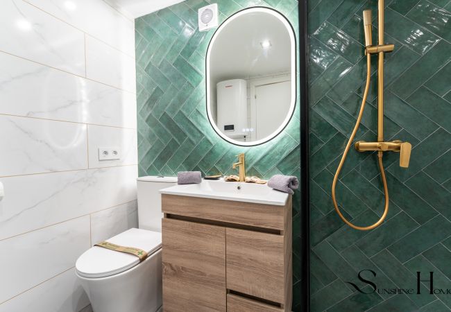 Studio à Benalmádena - Seaview beachfront studio with aqua park & balcony Studio à Benalmádena - Seaview beachfront studio with aqua park & balcony