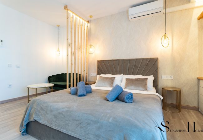 Studio à Benalmádena - Seaview beachfront studio with aqua park & balcony Studio à Benalmádena - Seaview beachfront studio with aqua park & balcony