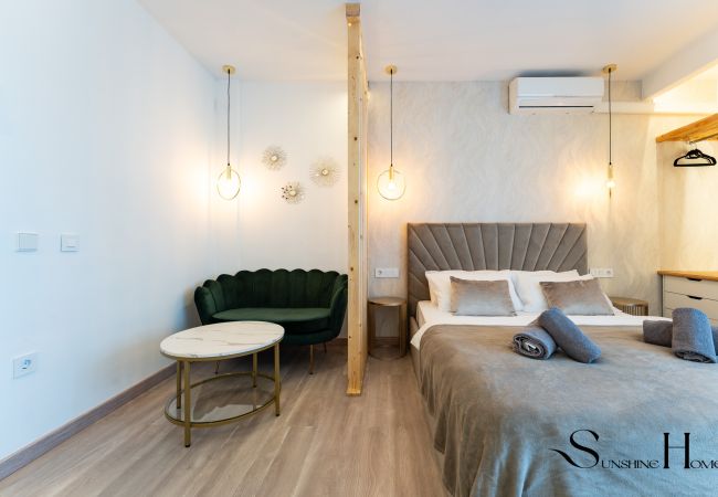 Studio à Benalmádena - Seaview beachfront studio with aqua park & balcony Studio à Benalmádena - Seaview beachfront studio with aqua park & balcony