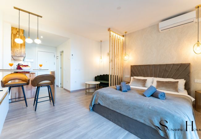 Studio à Benalmádena - Seaview beachfront studio with aqua park & balcony Studio à Benalmádena - Seaview beachfront studio with aqua park & balcony