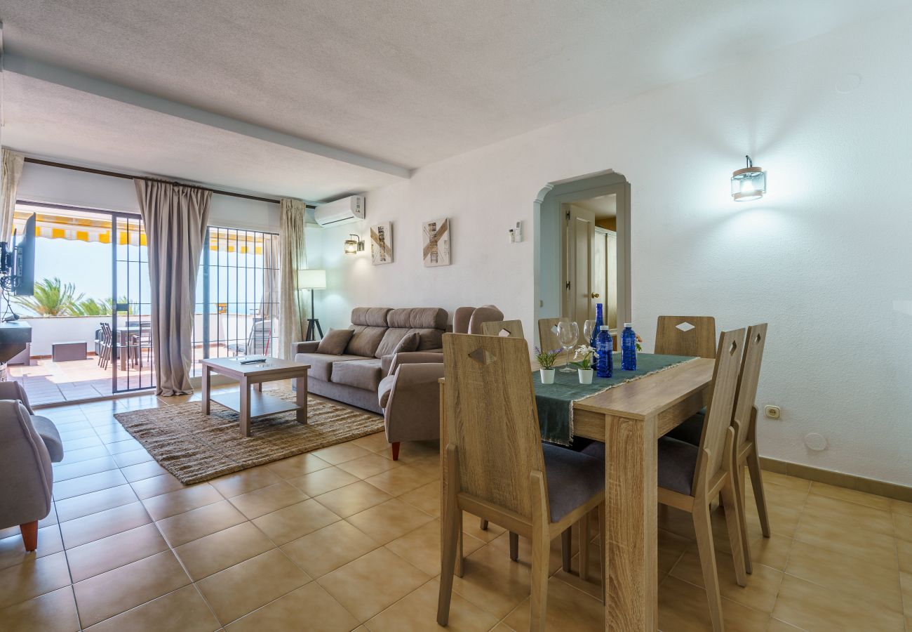 Appartement à Benalmádena - Living On The BEACH , First Line + Big Terrace Best Views