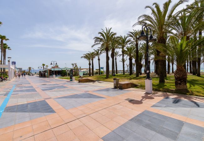 Appartement à Torremolinos - First line , Cosy and Comfortable + Swimming pool Appartement à Torremolinos - First line , Cosy and Comfortable + Swimming pool