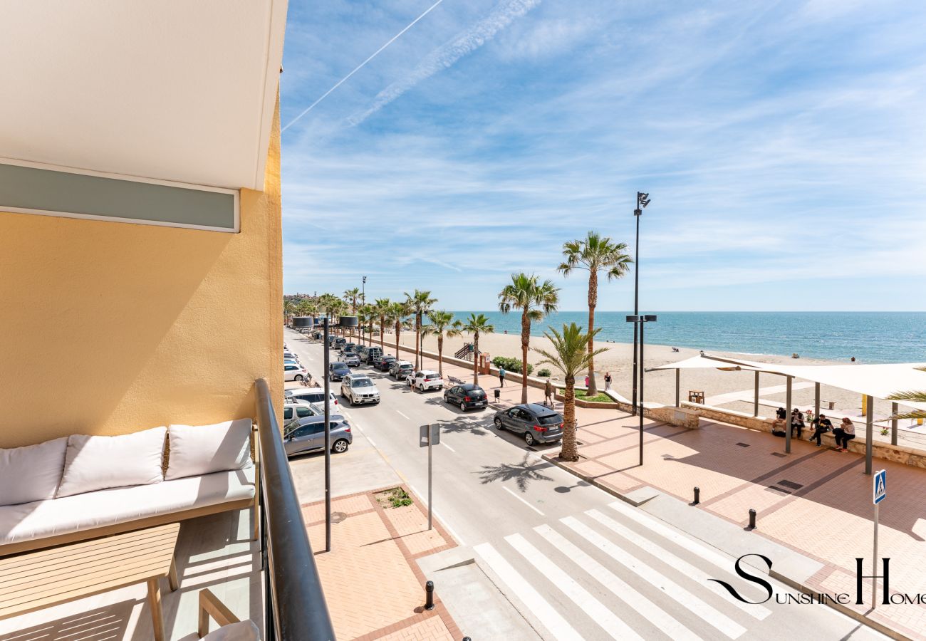 Appartement à Fuengirola - Superbe emplacement en bord de mer, 3 chambres avec terrasse REF044