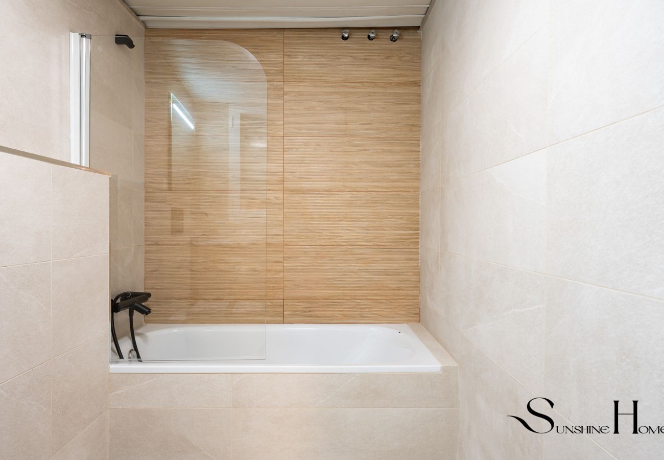 Appartement à Fuengirola - Superbe emplacement en bord de mer, 3 chambres avec terrasse REF044