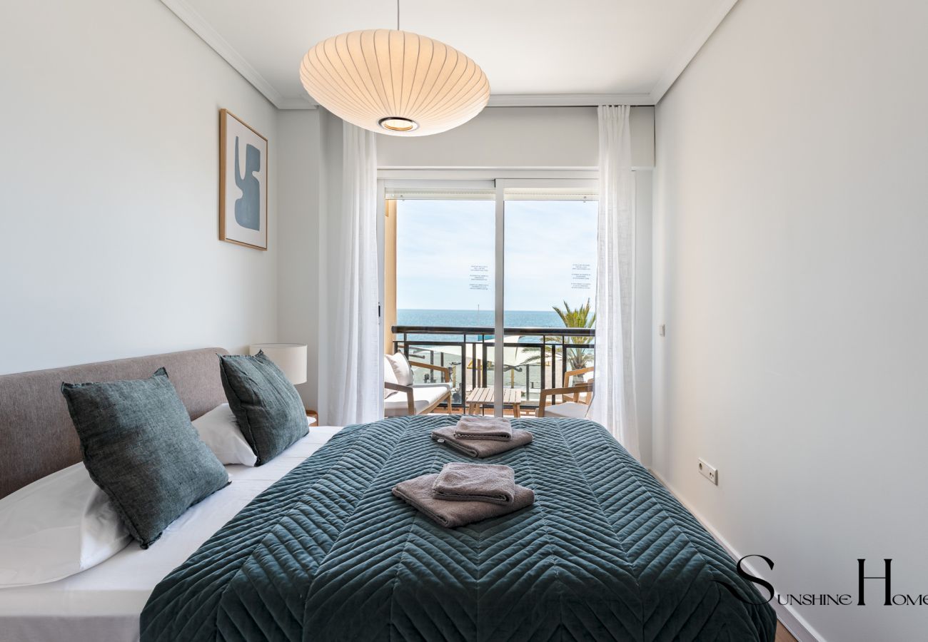 Appartement à Fuengirola - Superbe emplacement en bord de mer, 3 chambres avec terrasse REF044
