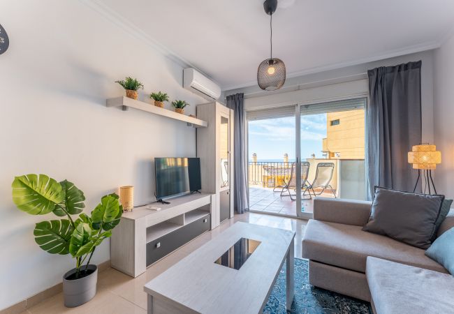 Appartement à Benalmádena - Beachside Retreat with Private Terrace and sea views