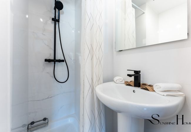 Appartement à Benalmádena - Beachside Retreat with Private Terrace and sea views Appartement à Benalmádena - Beachside Retreat with Private Terrace and sea views